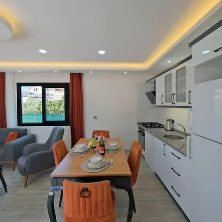 Hotel Luxurious Scarlett