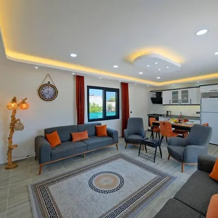 Hotel Luxurious Scarlett *